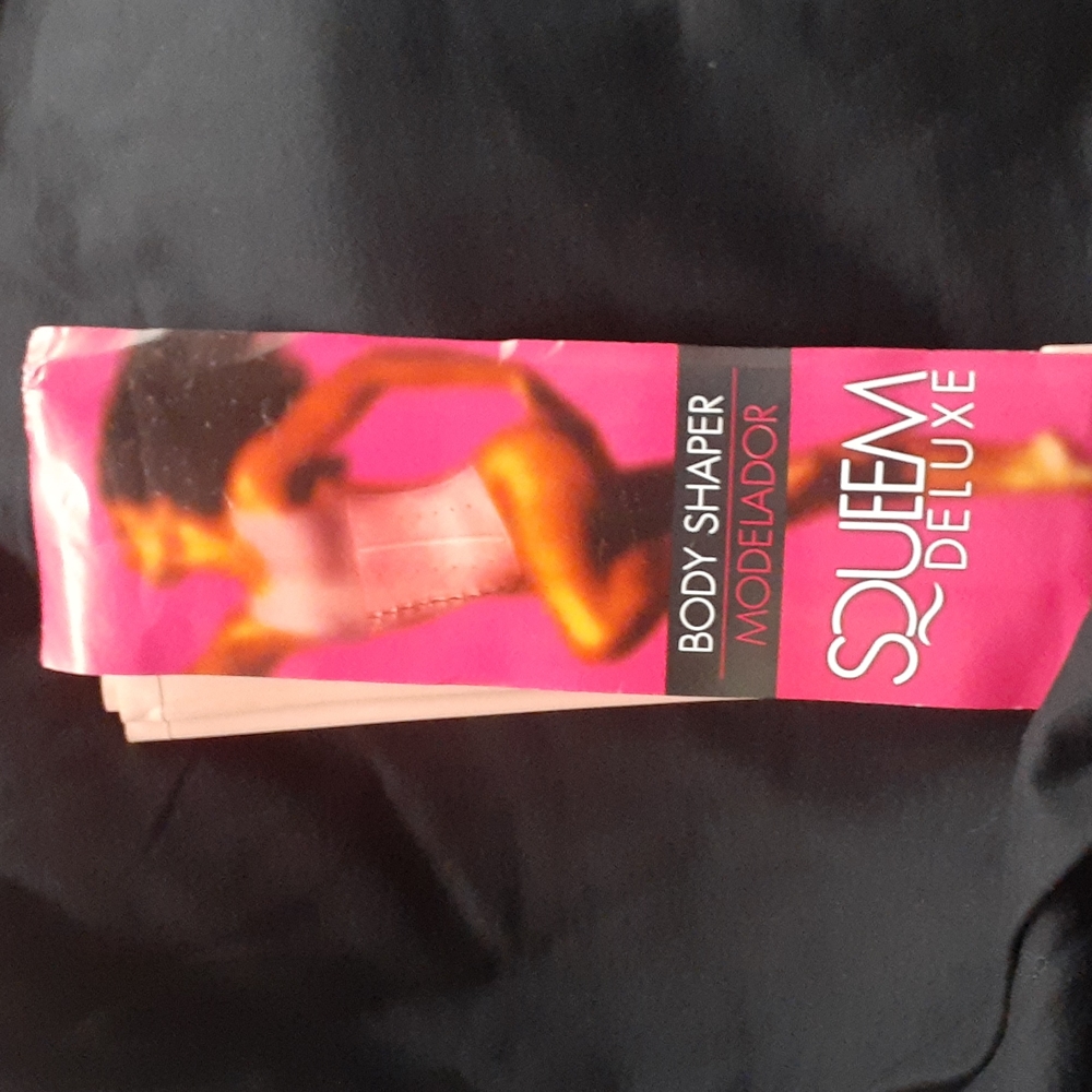 Squeem NWT Deluxe Body Shapers Genuine Rubber made in Brazil Sz 44